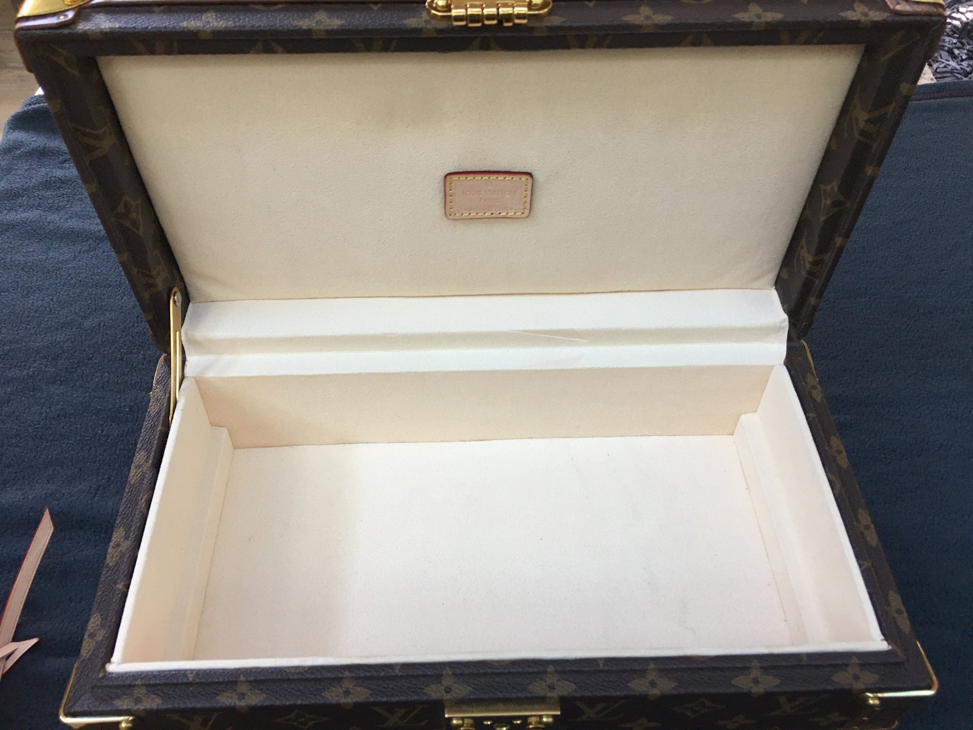 Louis Vuitton Coffret 8 Montes Monogram M47641