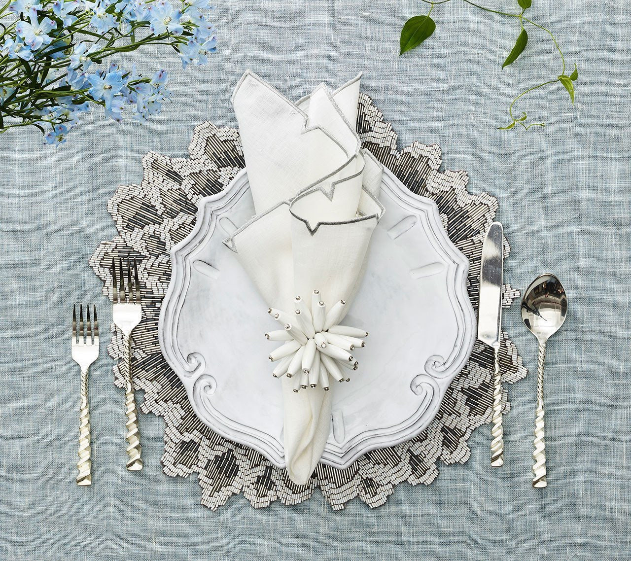 Napkin Divot in White & Silver, Set of 4