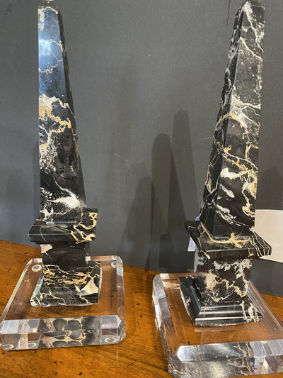 Obelisks Minature Lloyd Paxton, Daniel Bibb