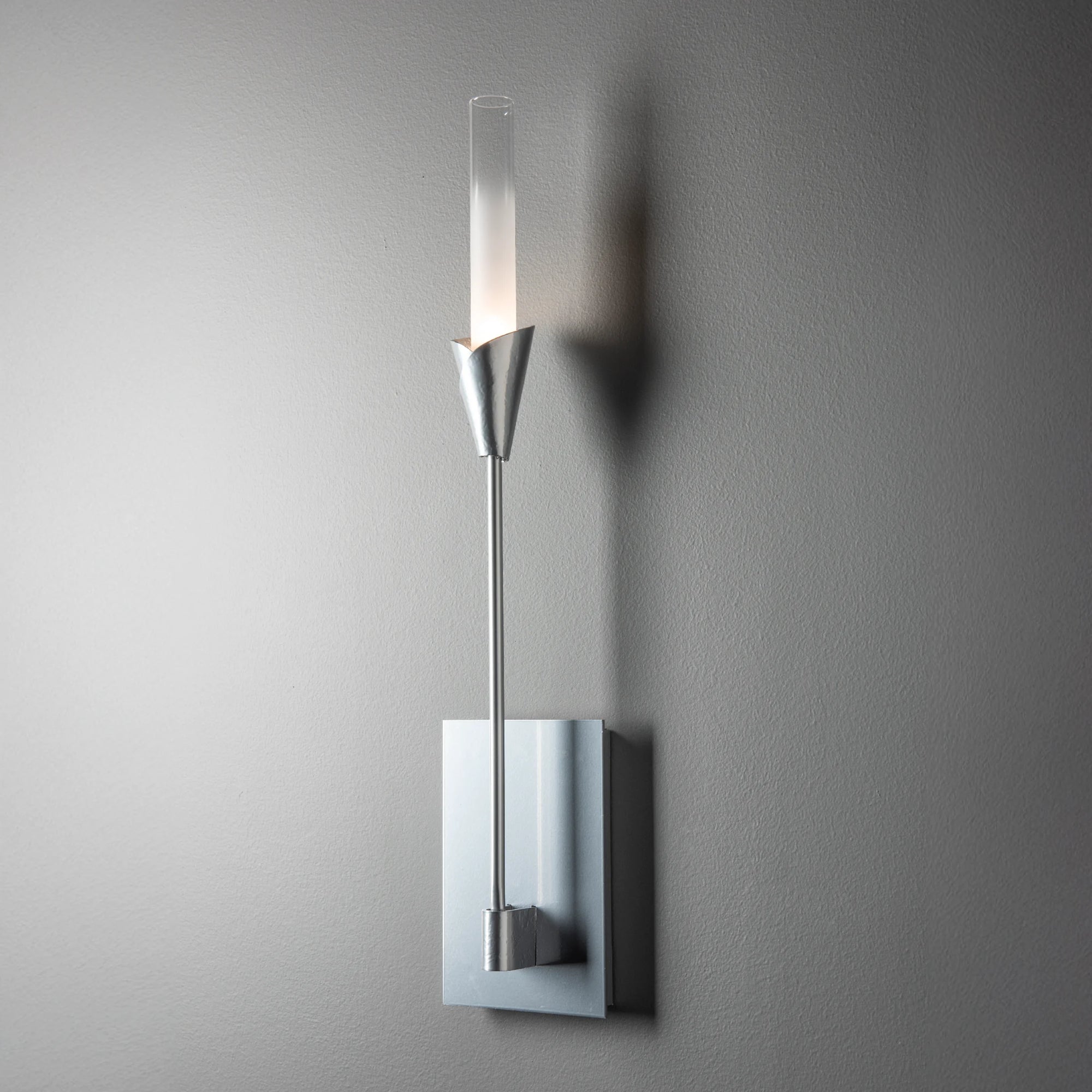 Lilium Sconce