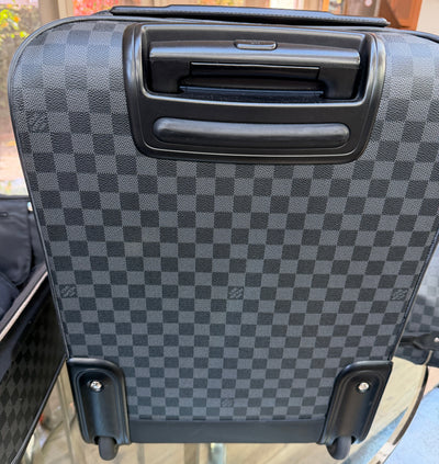 Louis Vuitton Damier Graphite Luggage (5 piece Set)