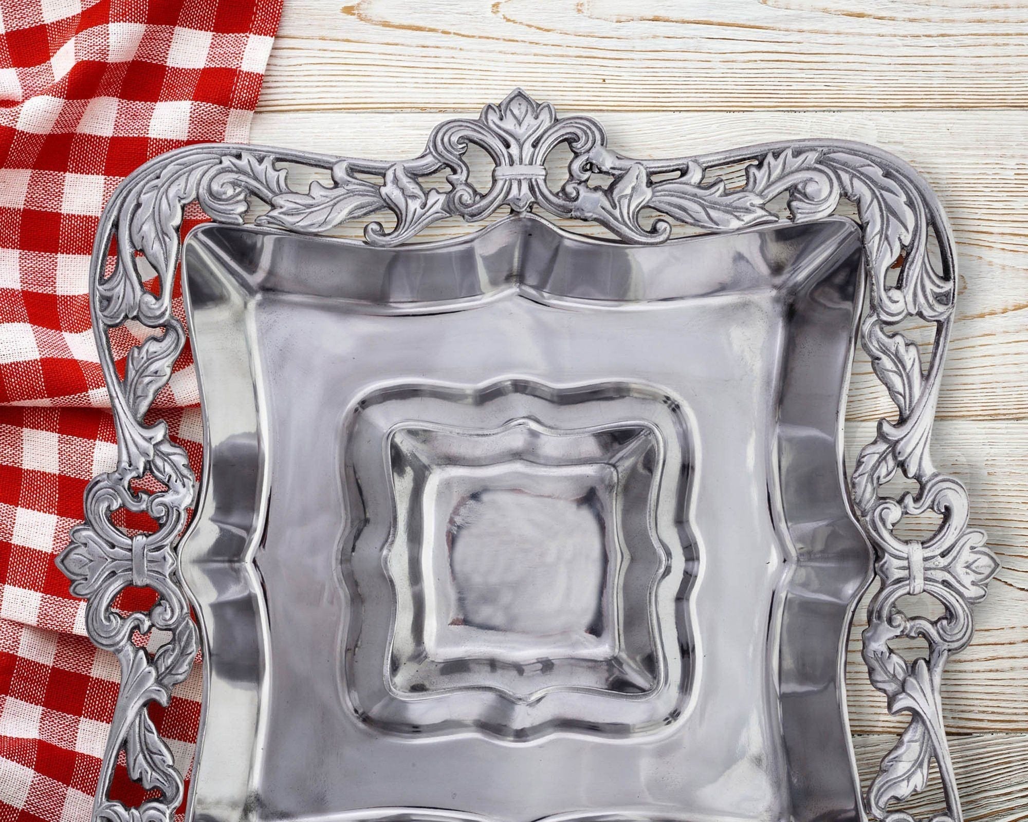 Chip And Dip Acanthus