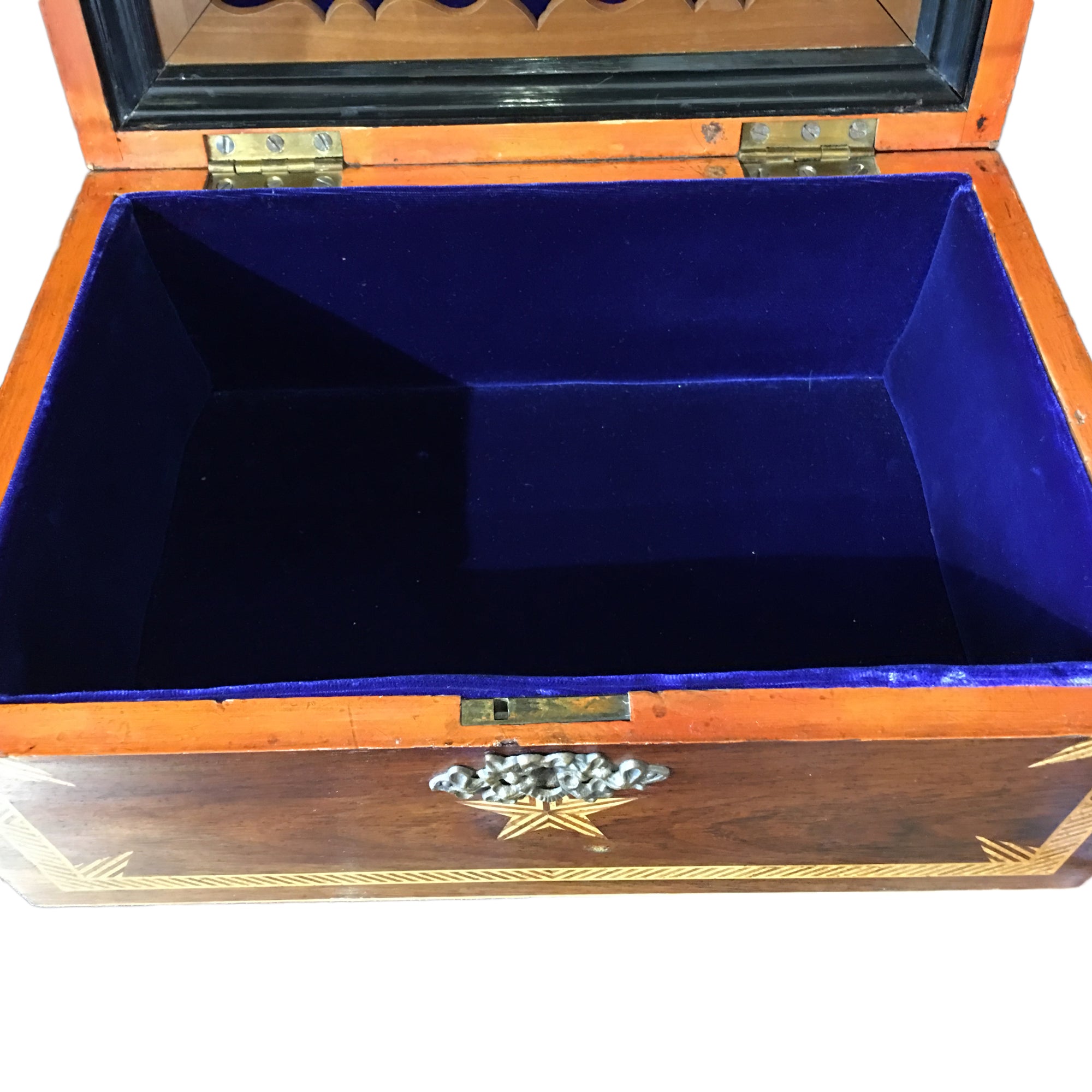 Interior View Box Blue Velvet Lined